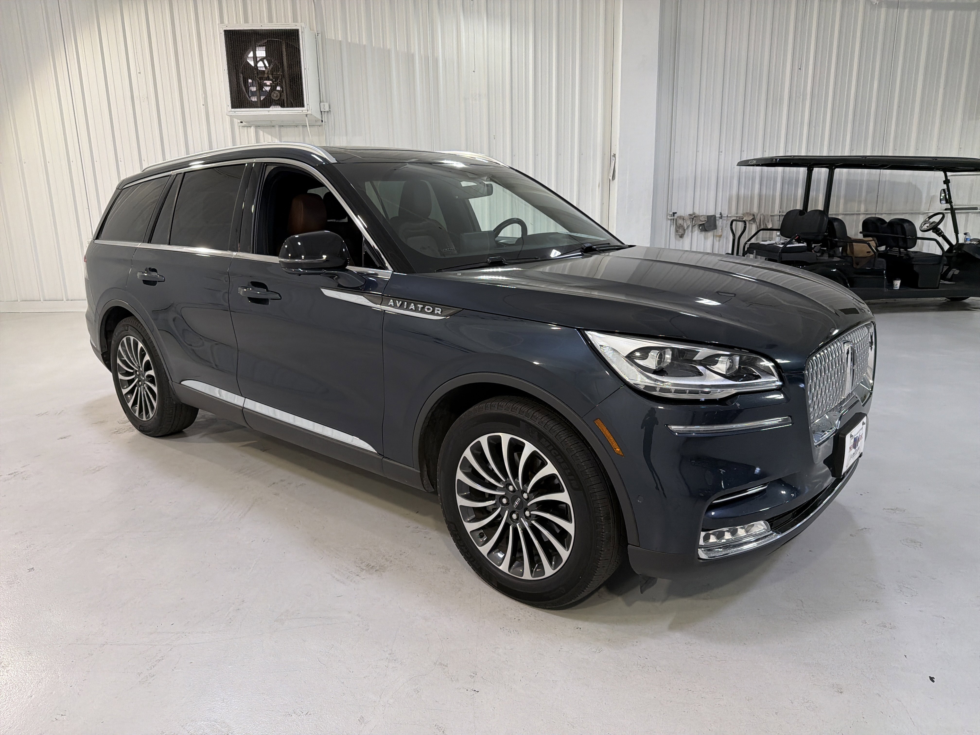 Used 2023 Lincoln Aviator Reserve w/ Equipment Group 201A image 7