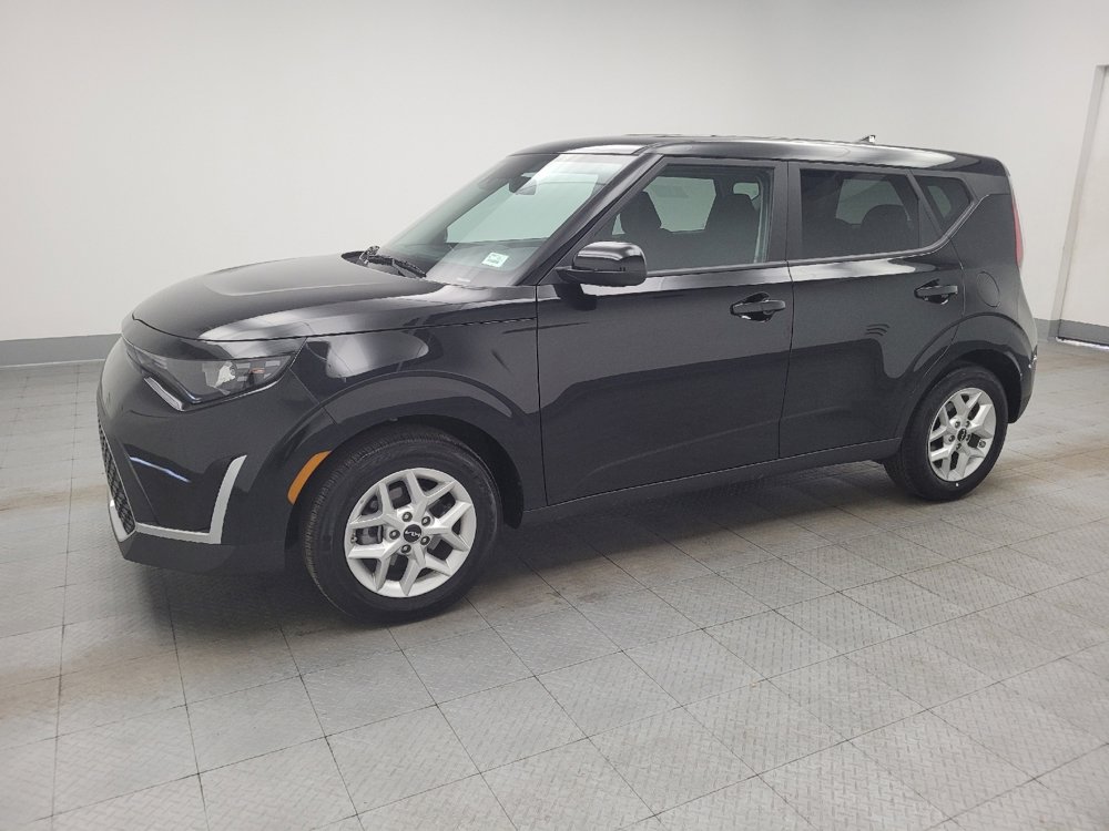 Used 2025 Kia Soul LX image 2