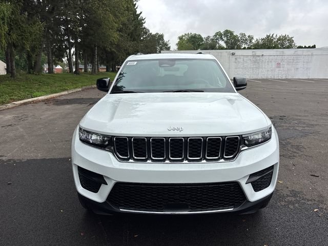 New 2027 Jeep Grand Cherokee Laredo X AWD/4WD image 8