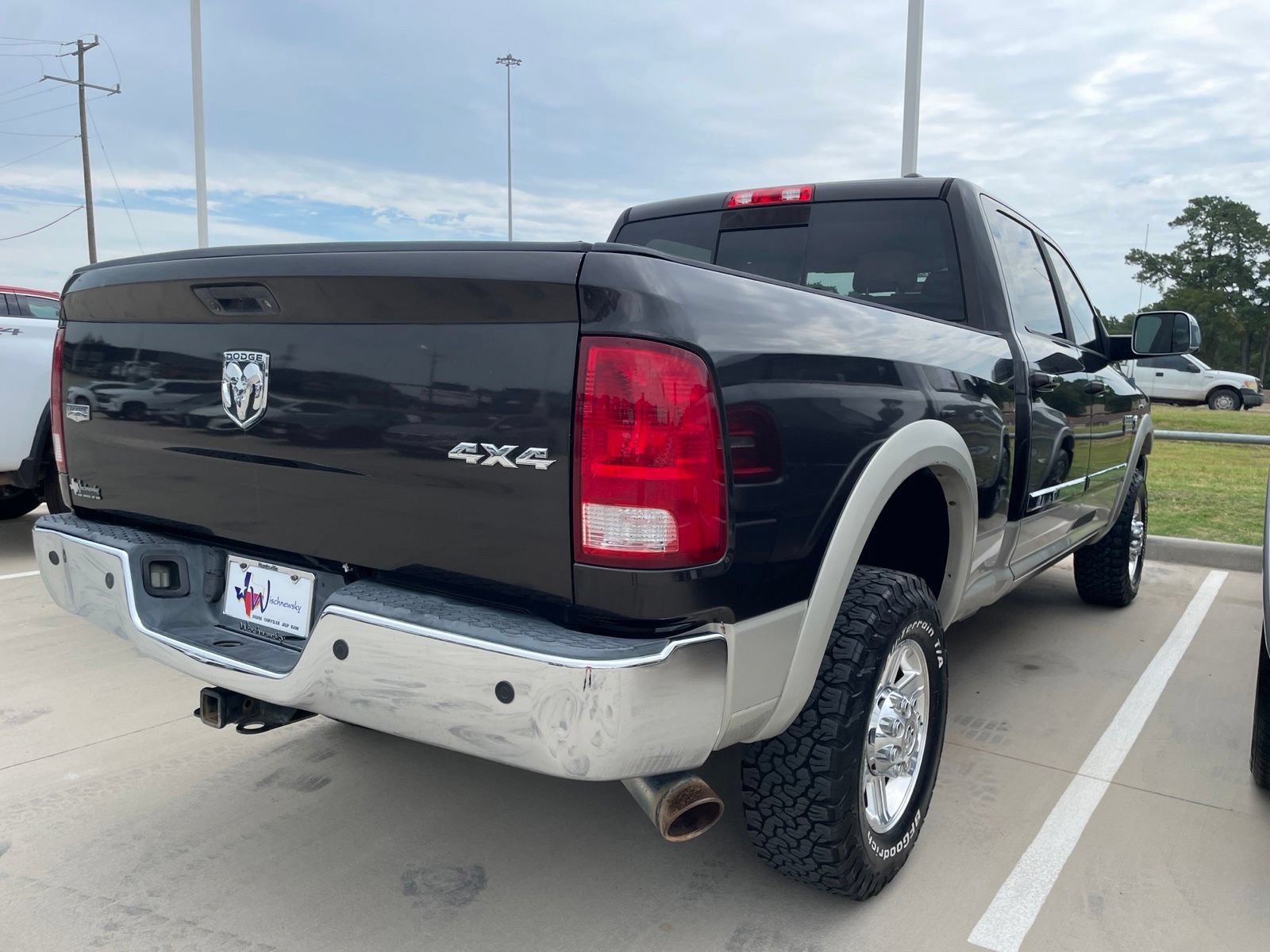 Used 2010 Dodge Ram 2500 Truck Laramie w/ Chrome Accents Group AWD/4WD image 4
