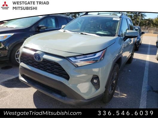 Used 2022 Toyota RAV4 XLE Premium image 2