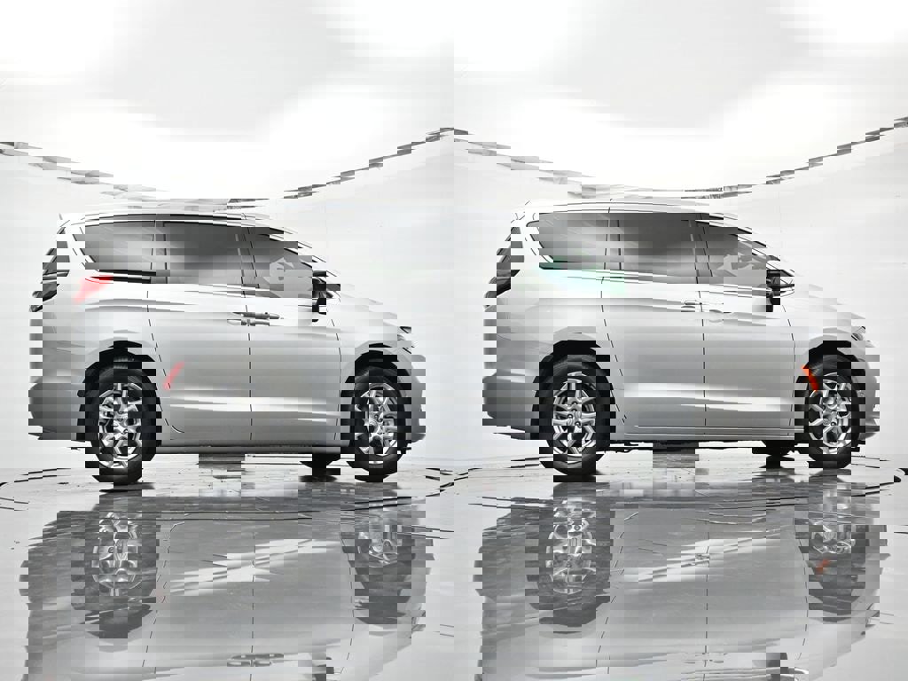 New 2026 Chrysler Pacifica Select image 36