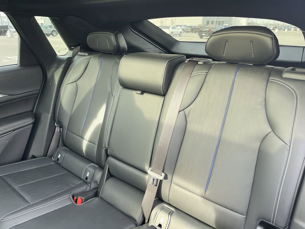 Certified 2024 Cadillac Lyriq Luxury AWD/4WD image 36