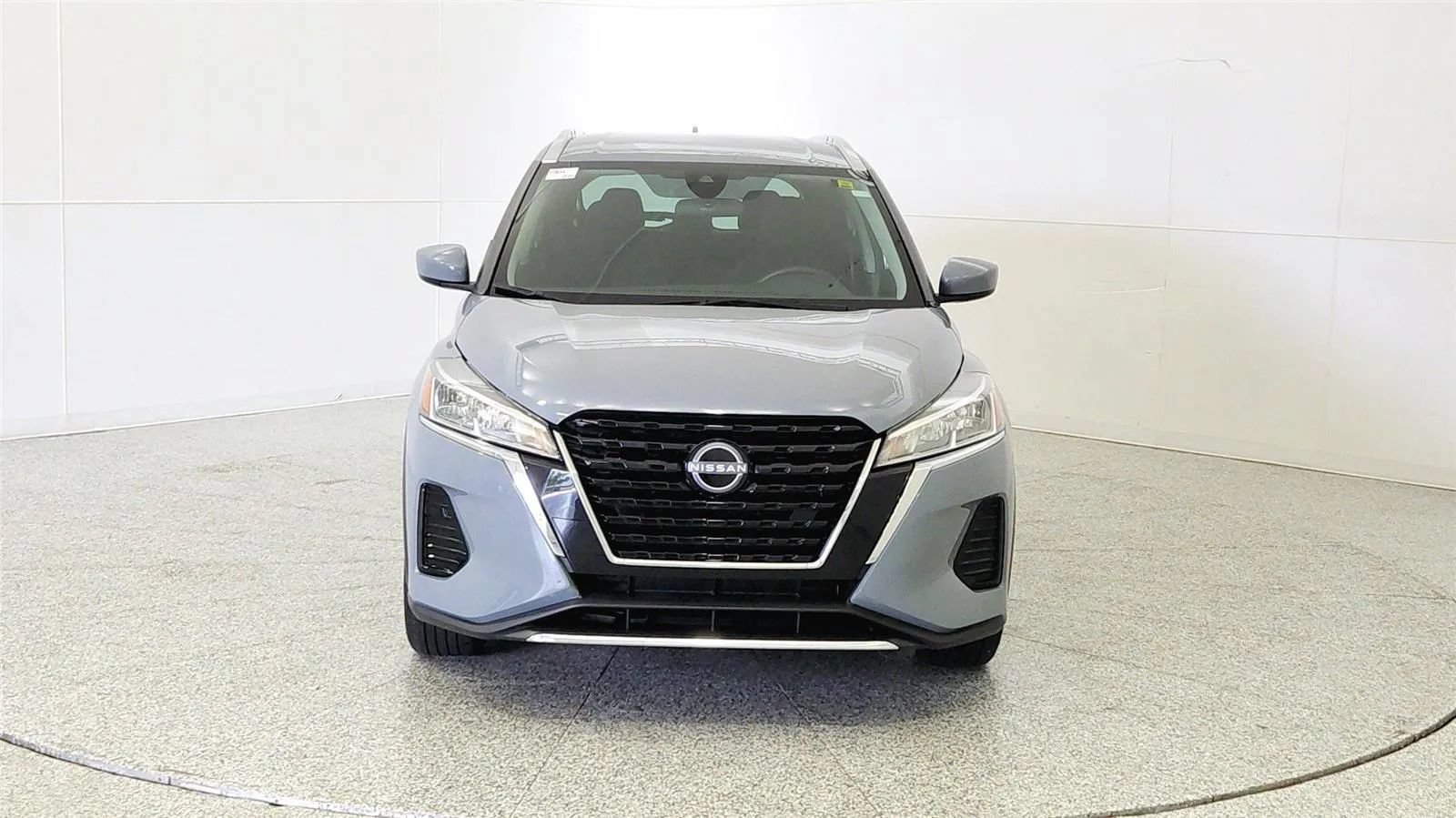 Used 2024 Nissan Kicks SV FWD image 2