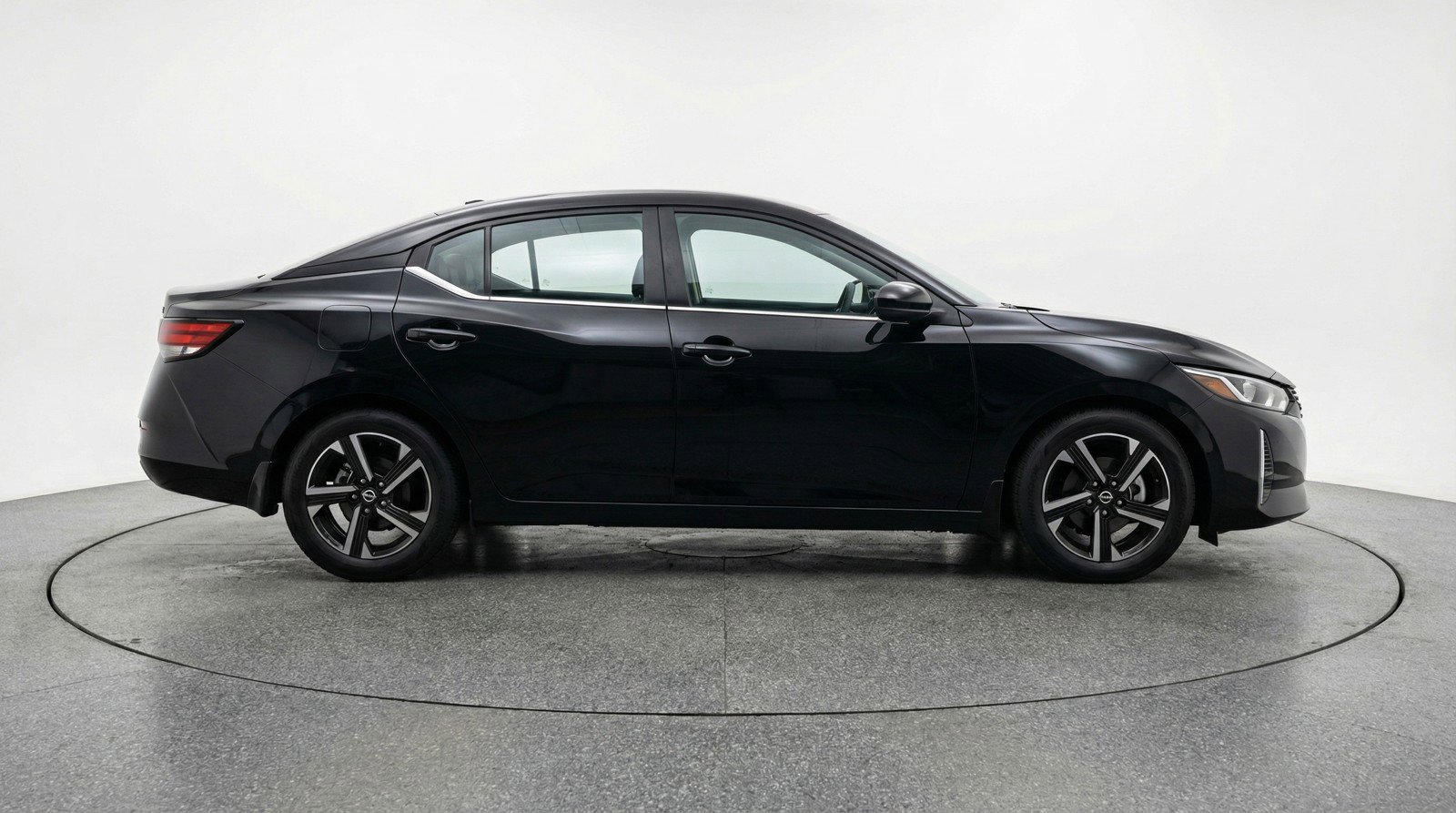 Used 2025 Nissan Sentra SV FWD image 9