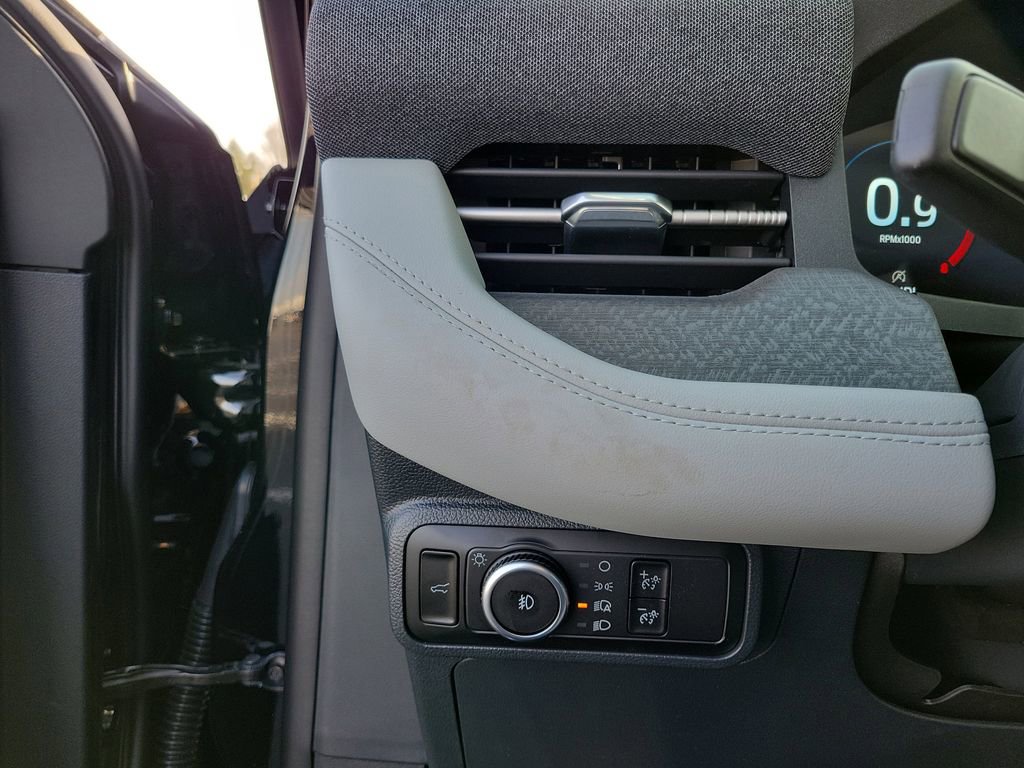 New 2026 Ford Explorer Platinum w/ LUX Leather Package image 21