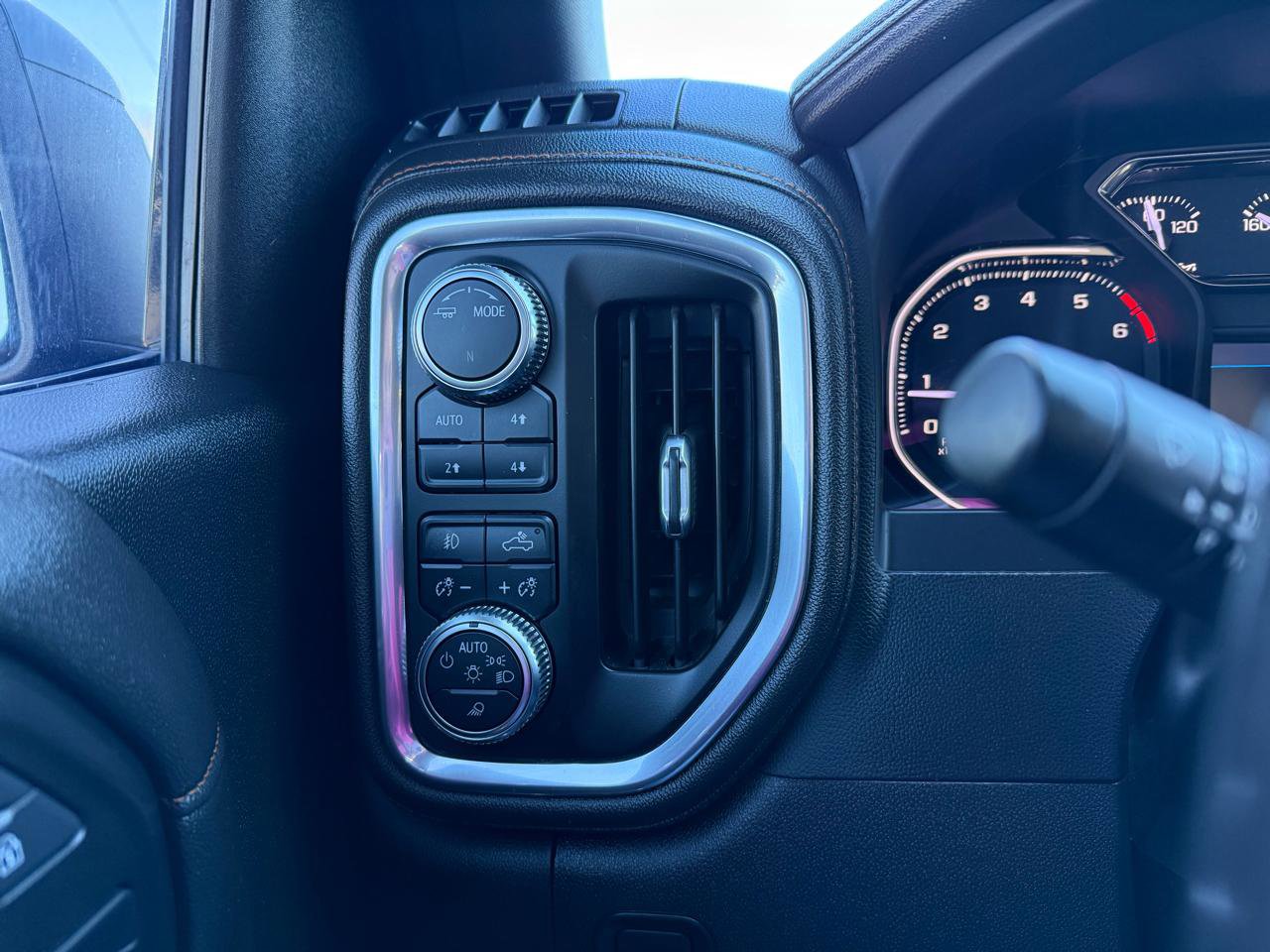 Used 2021 GMC Sierra 1500 AT4 image 26