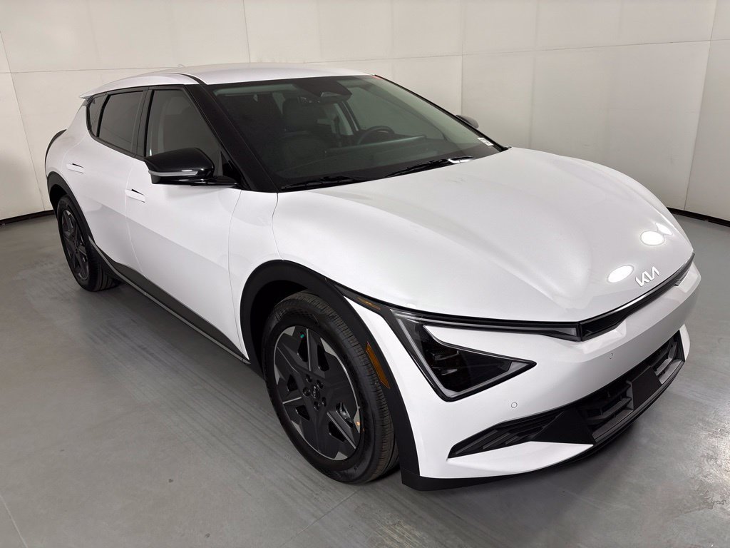 New 2026 Kia EV6 Light RWD image 2