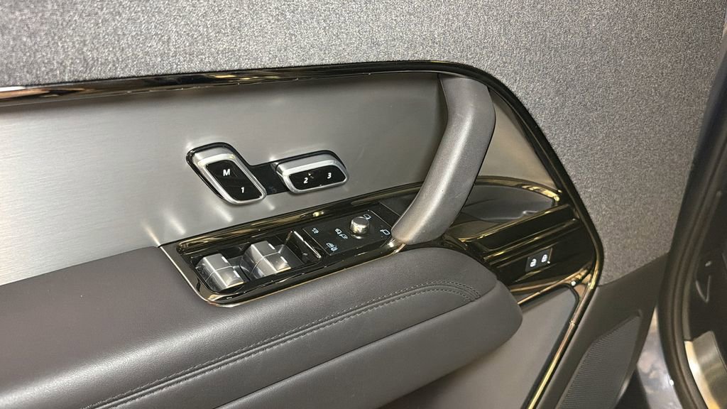 Used 2024 Land Rover Range Rover Sport SE image 21