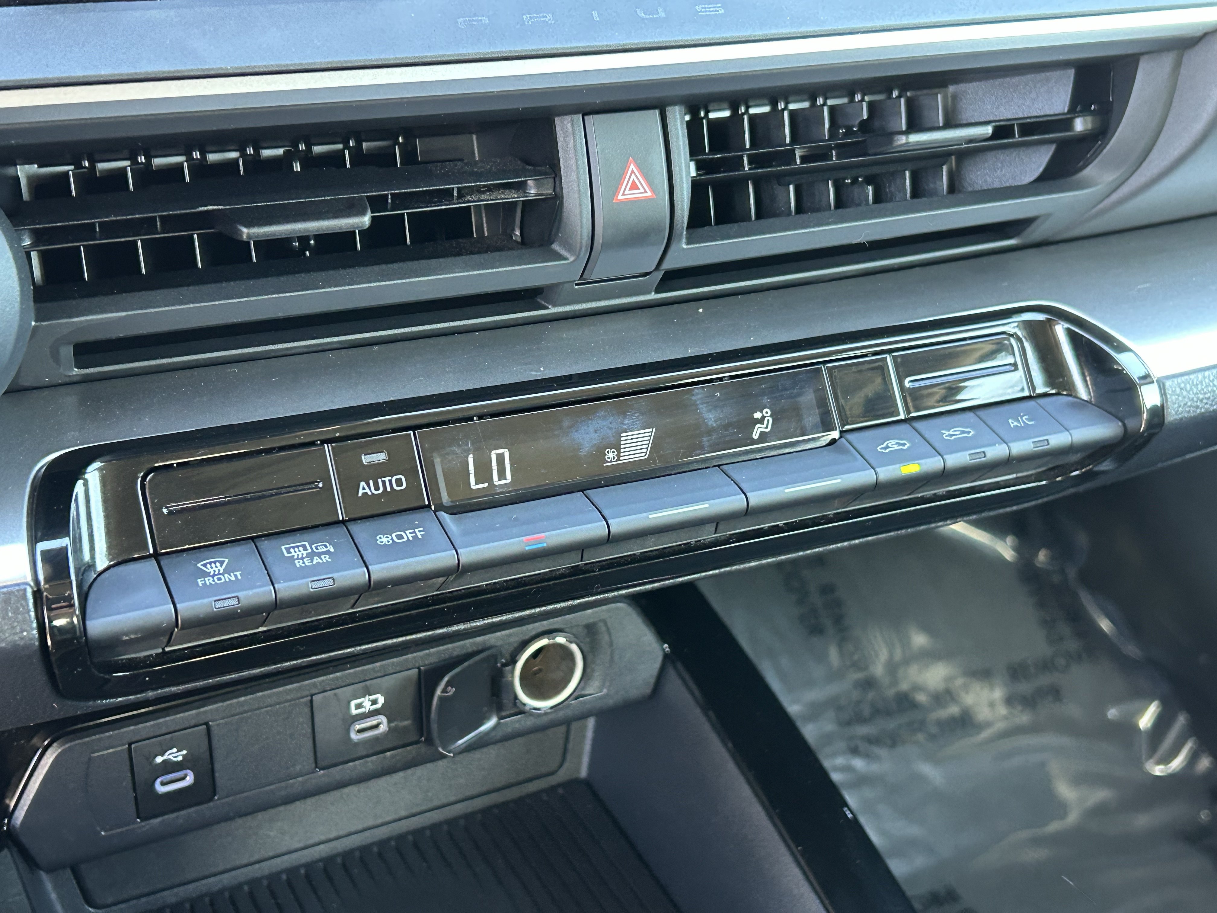 Certified 2025 Toyota Prius LE FWD image 20
