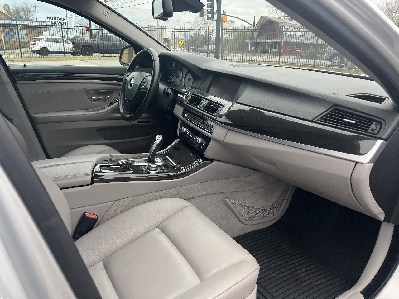 Used 2011 BMW 535i Sedan image 25