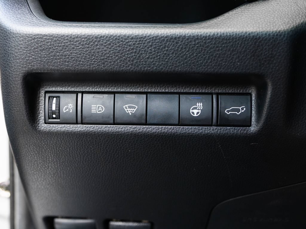 Used 2019 Toyota RAV4 XLE Premium w/ Cold Weather Package AWD/4WD image 30