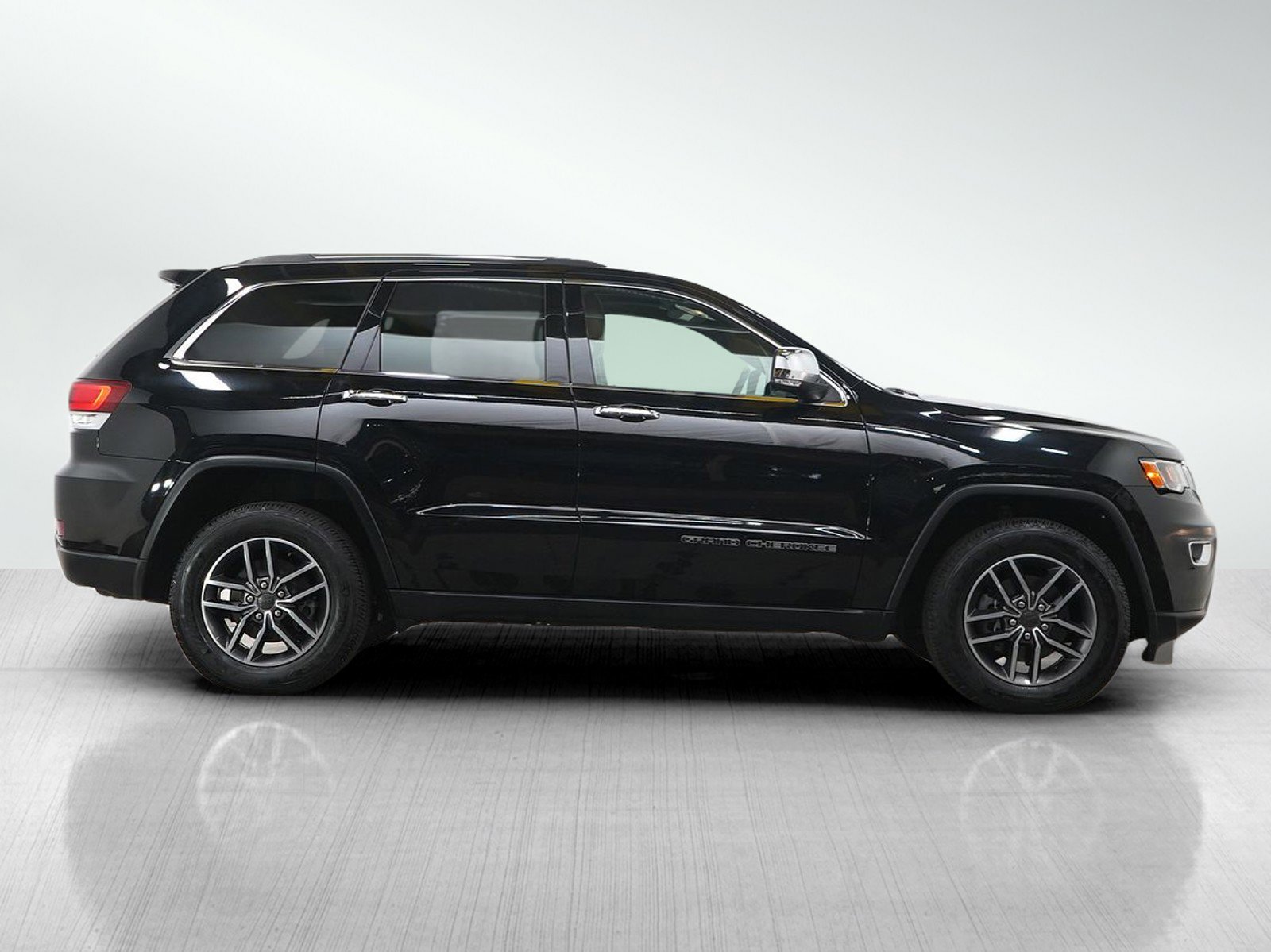 Used 2020 Jeep Grand Cherokee Limited AWD/4WD image 6