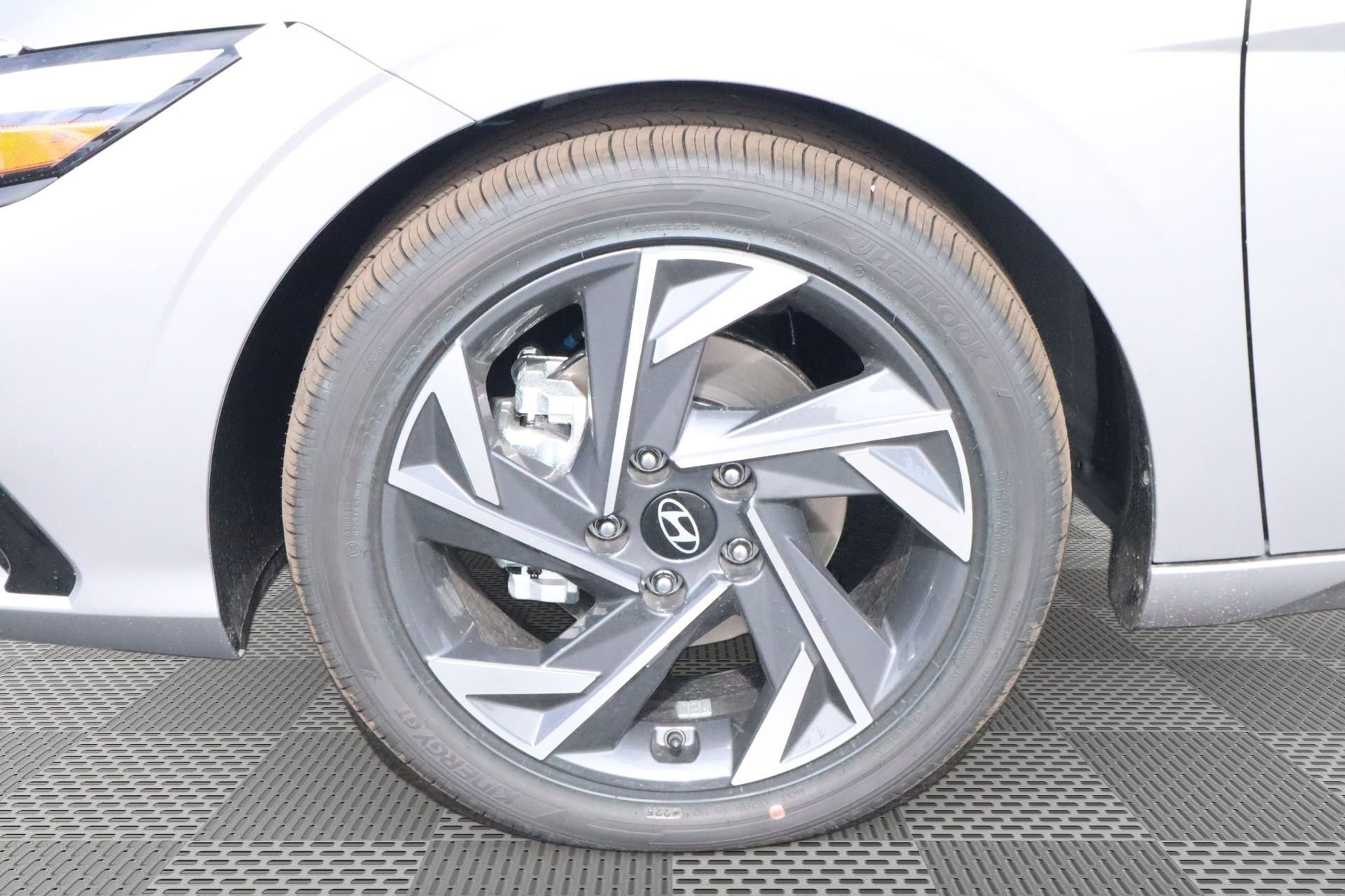 New 2026 Hyundai Elantra Limited image 4