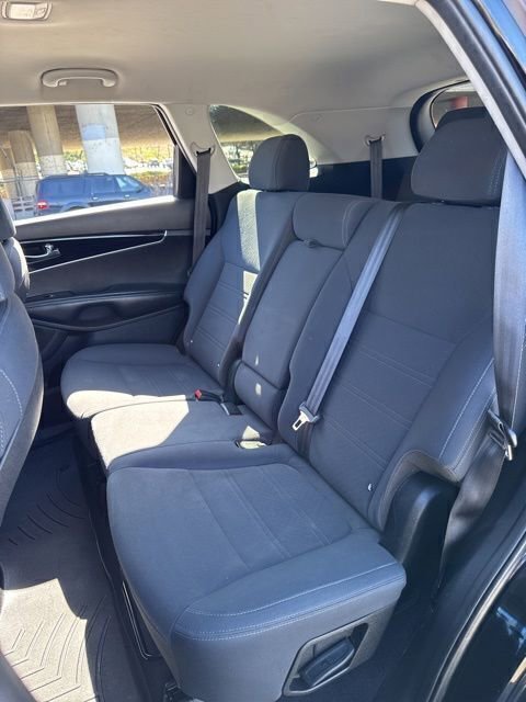 Used 2019 Kia Sorento LX image 14