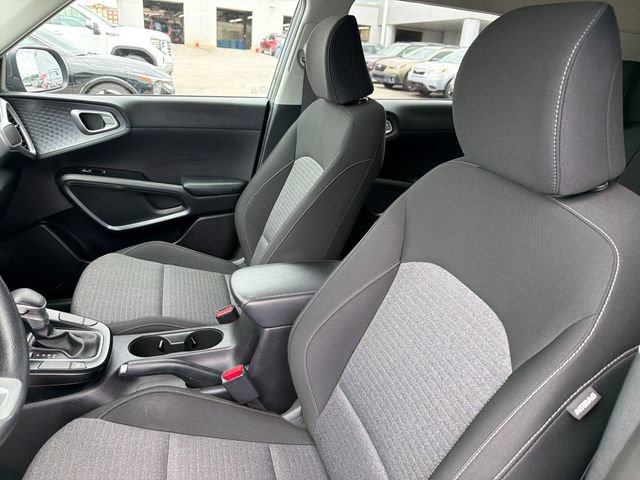 Used 2020 Kia Soul S FWD image 19