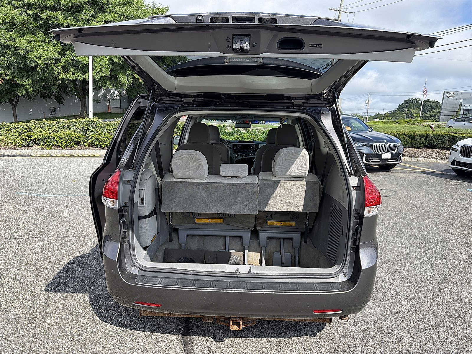 Used 2012 Toyota Sienna LE FWD image 27