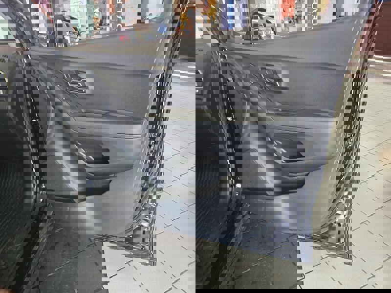 Used 2019 Chevrolet Trax LT w/ LT Convenience Package image 12