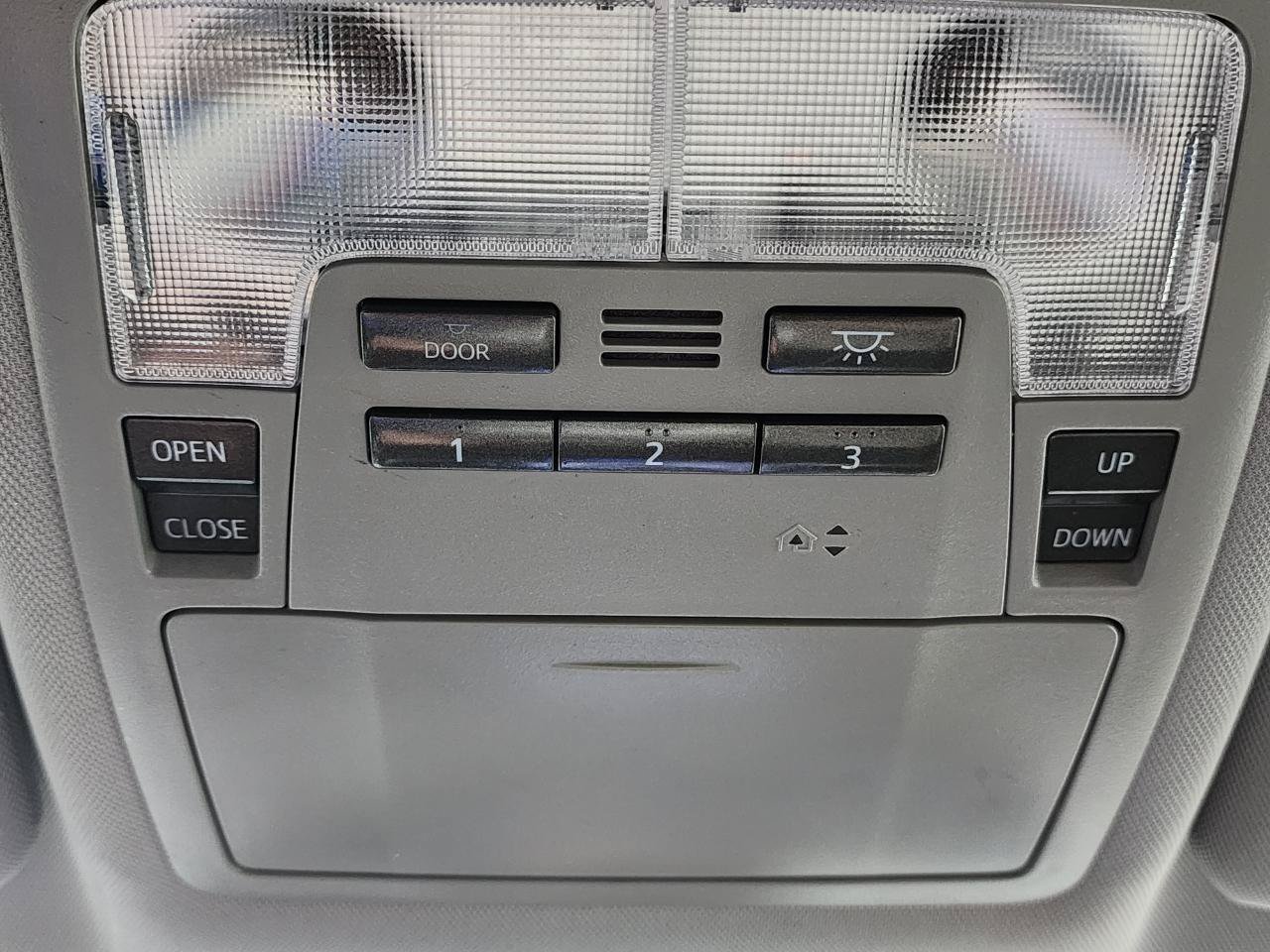 Used 2019 Toyota Highlander XLE AWD/4WD image 19