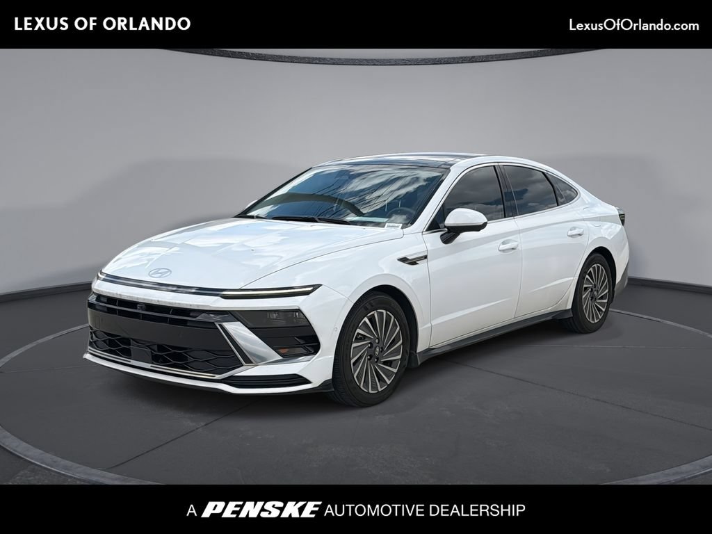 Used 2025 Hyundai Sonata Limited FWD image 1