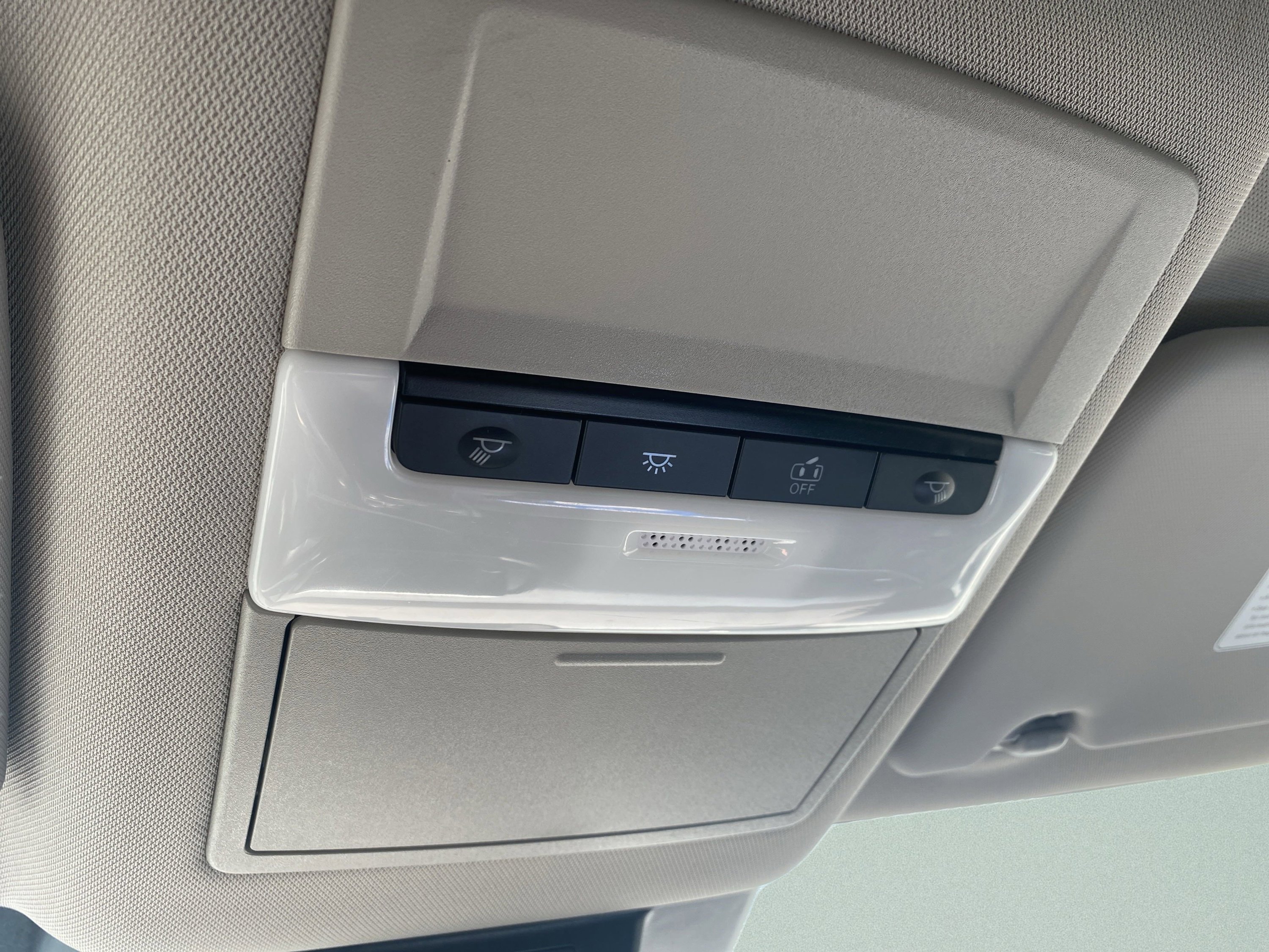 Used 2023 Nissan Rogue S image 29