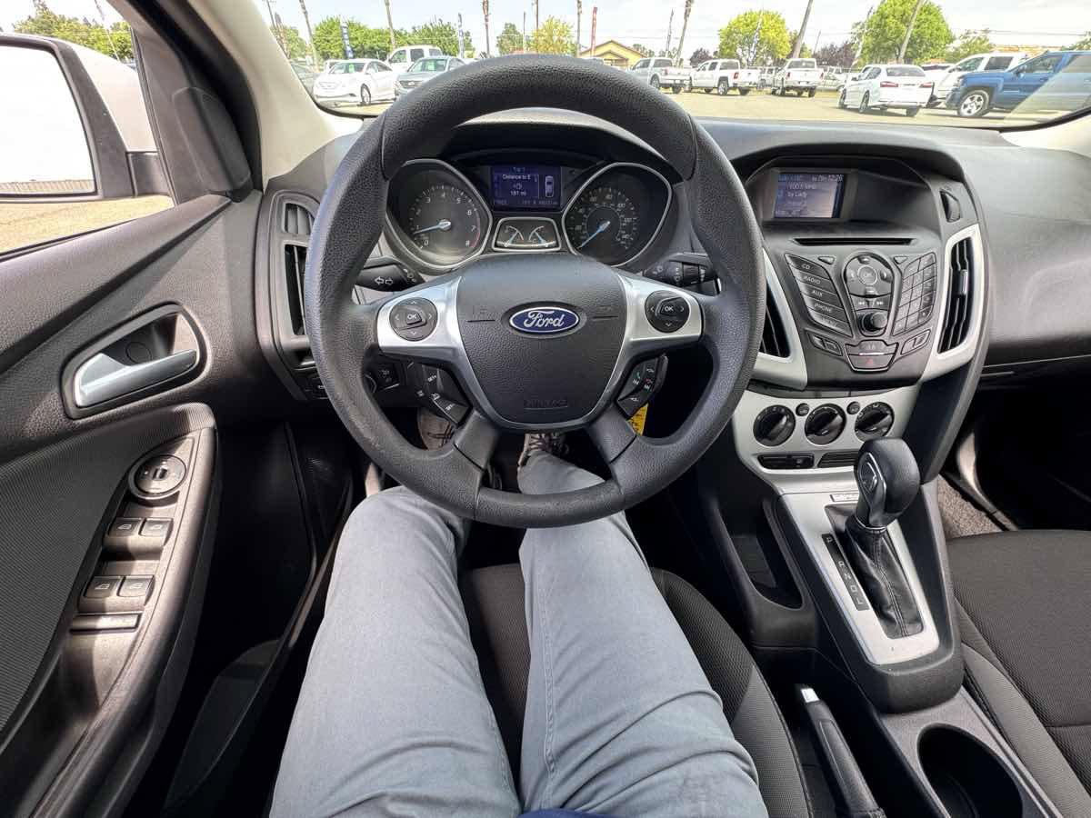 Used 2013 Ford Focus SE FWD image 30