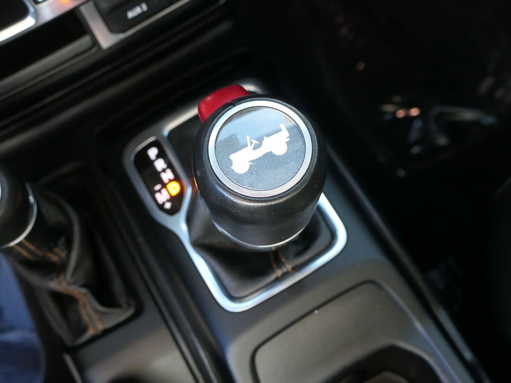 Used 2020 Jeep Wrangler Unlimited Sahara image 19