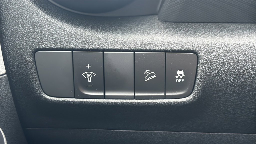 Certified 2023 Hyundai Kona SEL w/ Winter Weather Package image 27