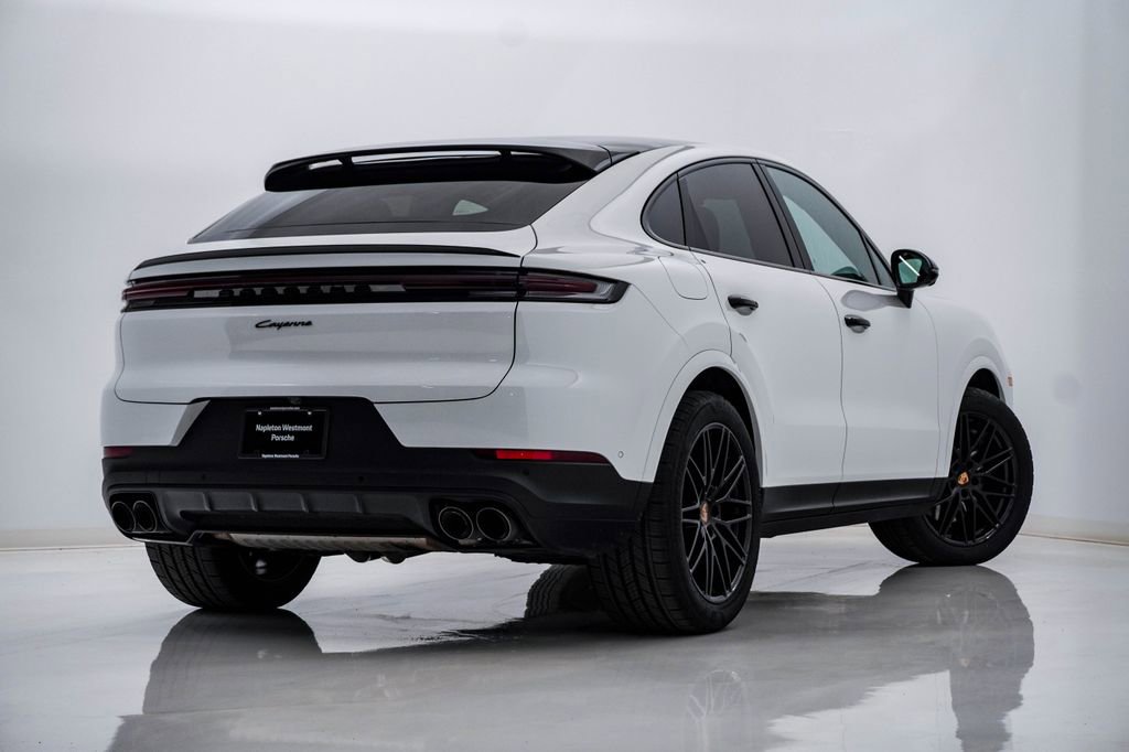 Certified 2025 Porsche Cayenne Coupe AWD/4WD image 11