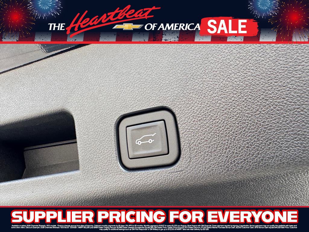 New 2027 Chevrolet Traverse LT w/ LPO, Floor Liner Package FWD image 8