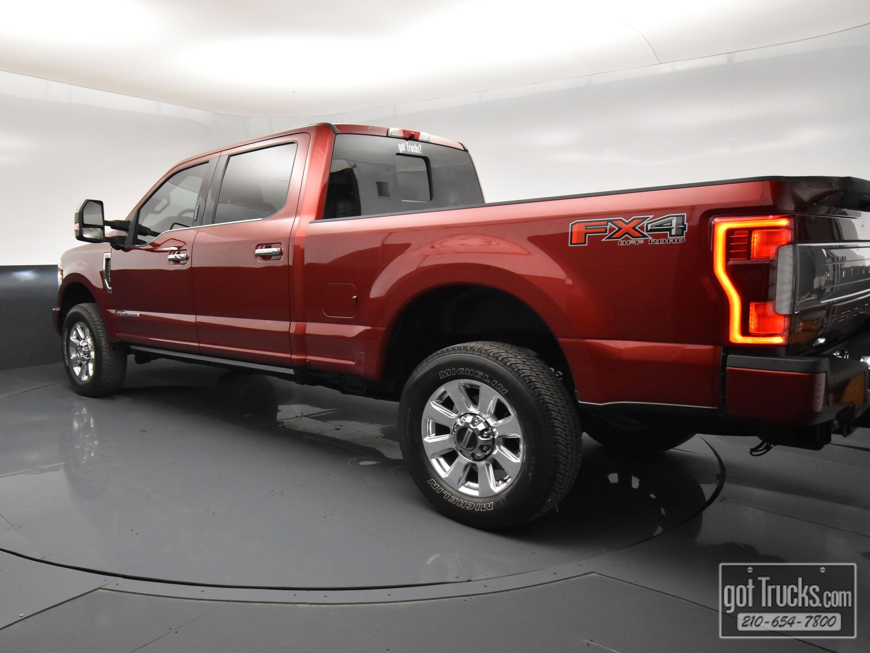 Used 2019 Ford F250 Platinum w/ Platinum Ultimate Package image 4