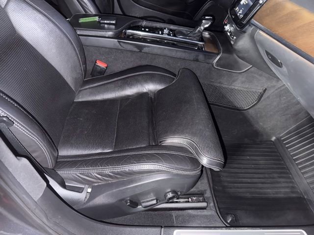 Used 2017 Volvo S90 T6 Inscription w/ Vision Package image 11