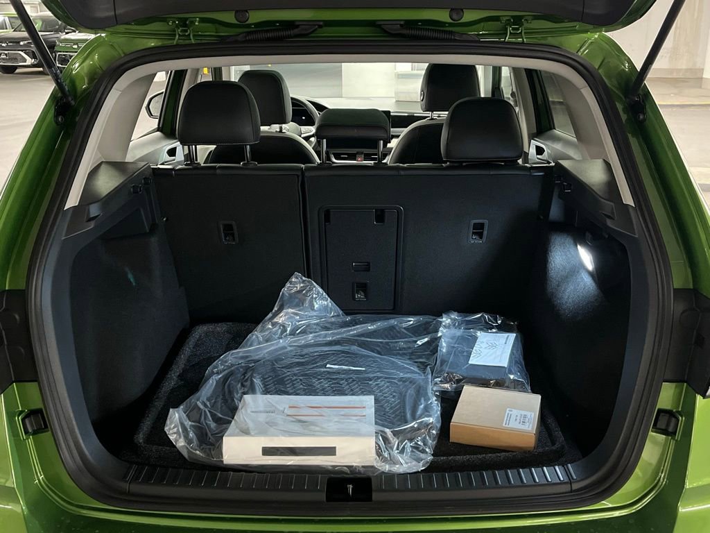 New 2026 Volkswagen Taos SE image 36