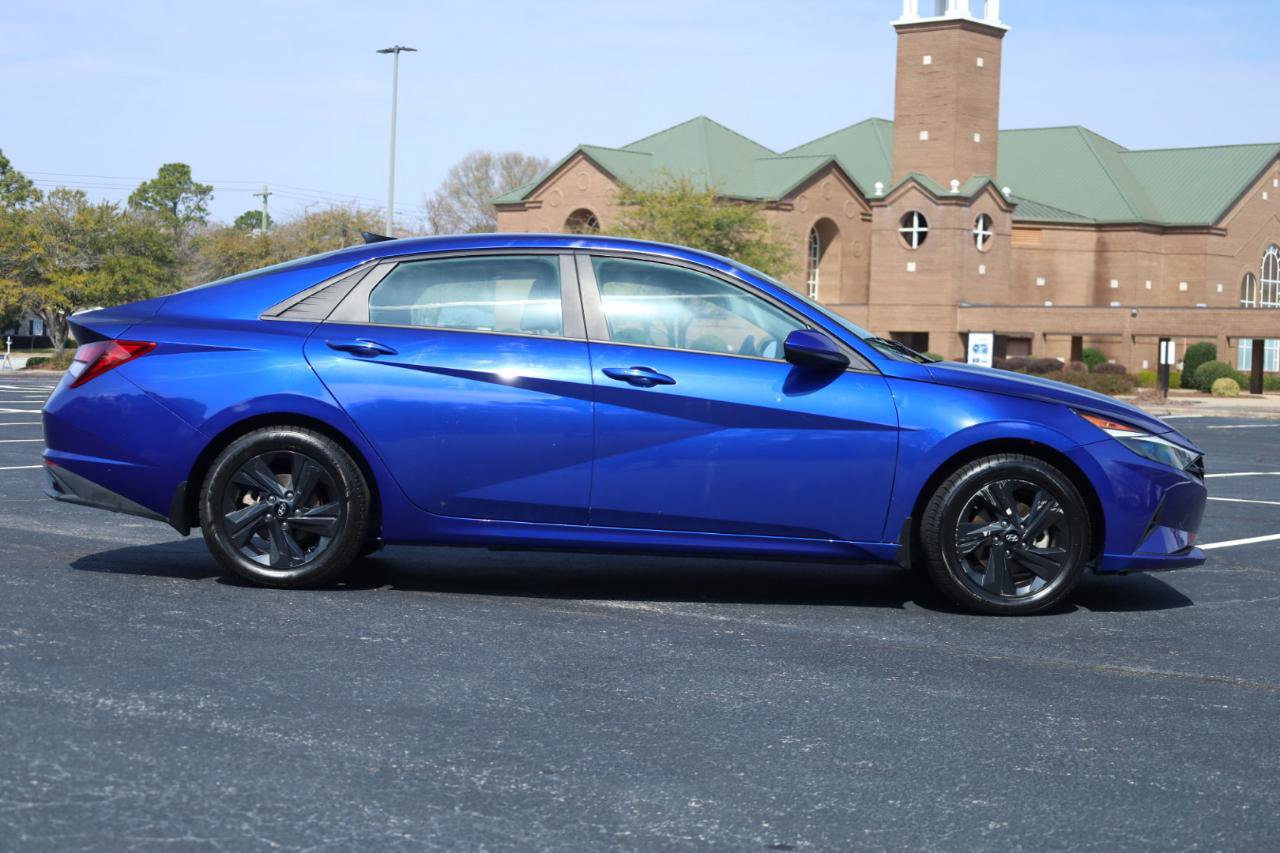 Used 2023 Hyundai Elantra SEL image 6
