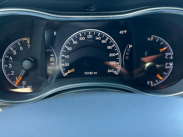 Used 2019 Jeep Grand Cherokee Laredo AWD/4WD image 11