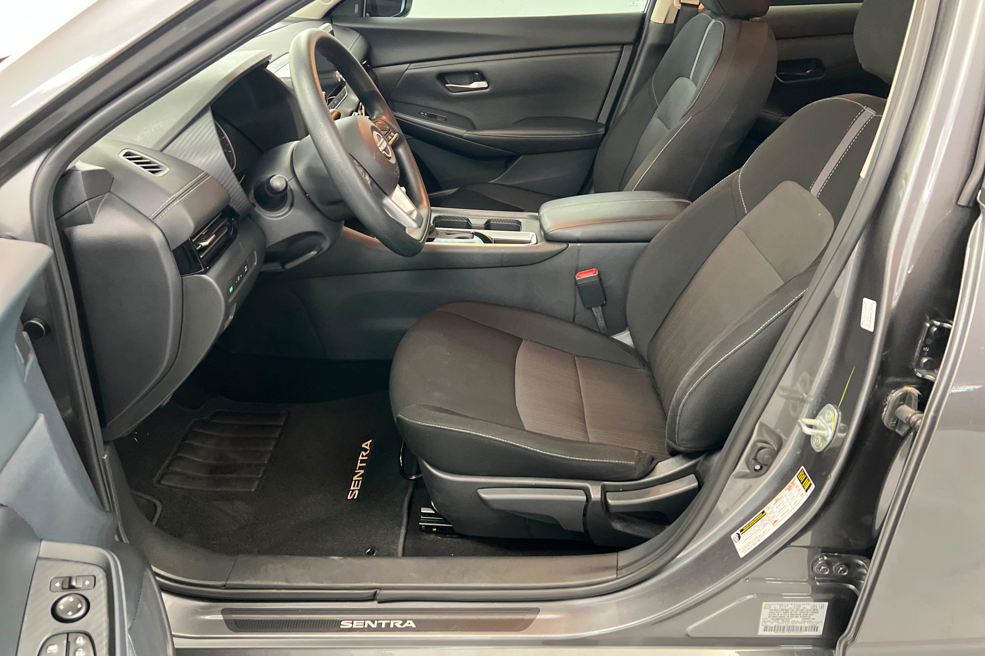Used 2025 Nissan Sentra SV FWD image 18