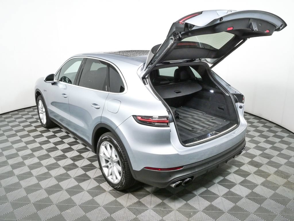 Certified 2022 Porsche Cayenne E-Hybrid AWD/4WD image 32