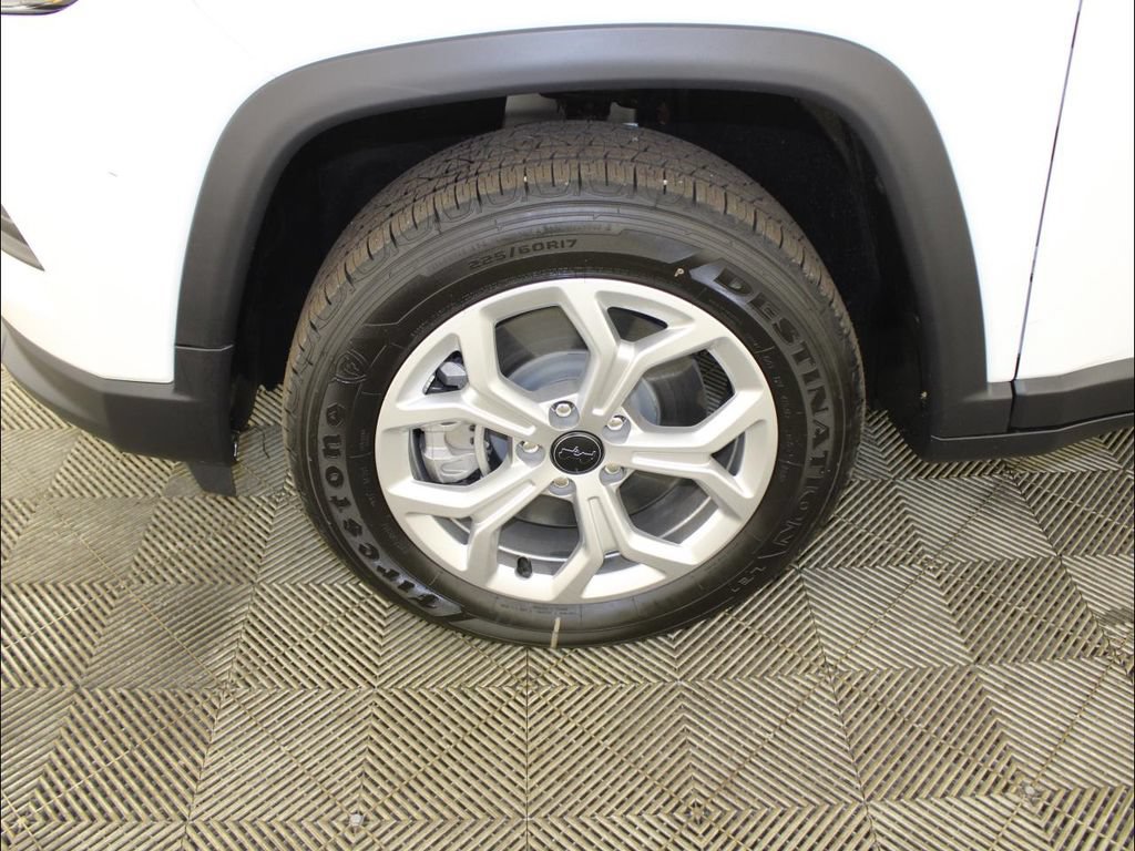 New 2025 Jeep Compass Latitude AWD/4WD image 44
