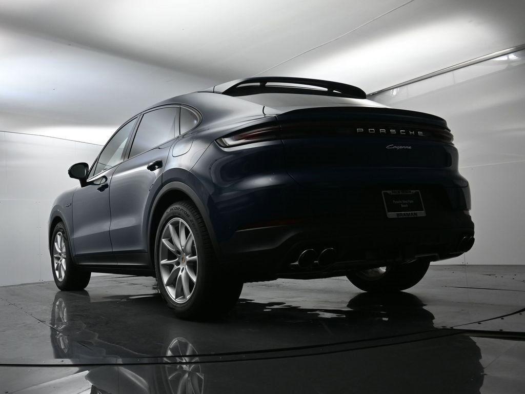 Used 2025 Porsche Cayenne image 51