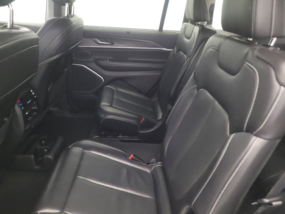 Used 2022 Jeep Grand Cherokee L Limited w/ Luxury Tech Group II image 18