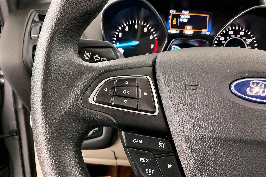 Used 2018 Ford Escape SE w/ Ford Safe & Smart Package FWD image 11
