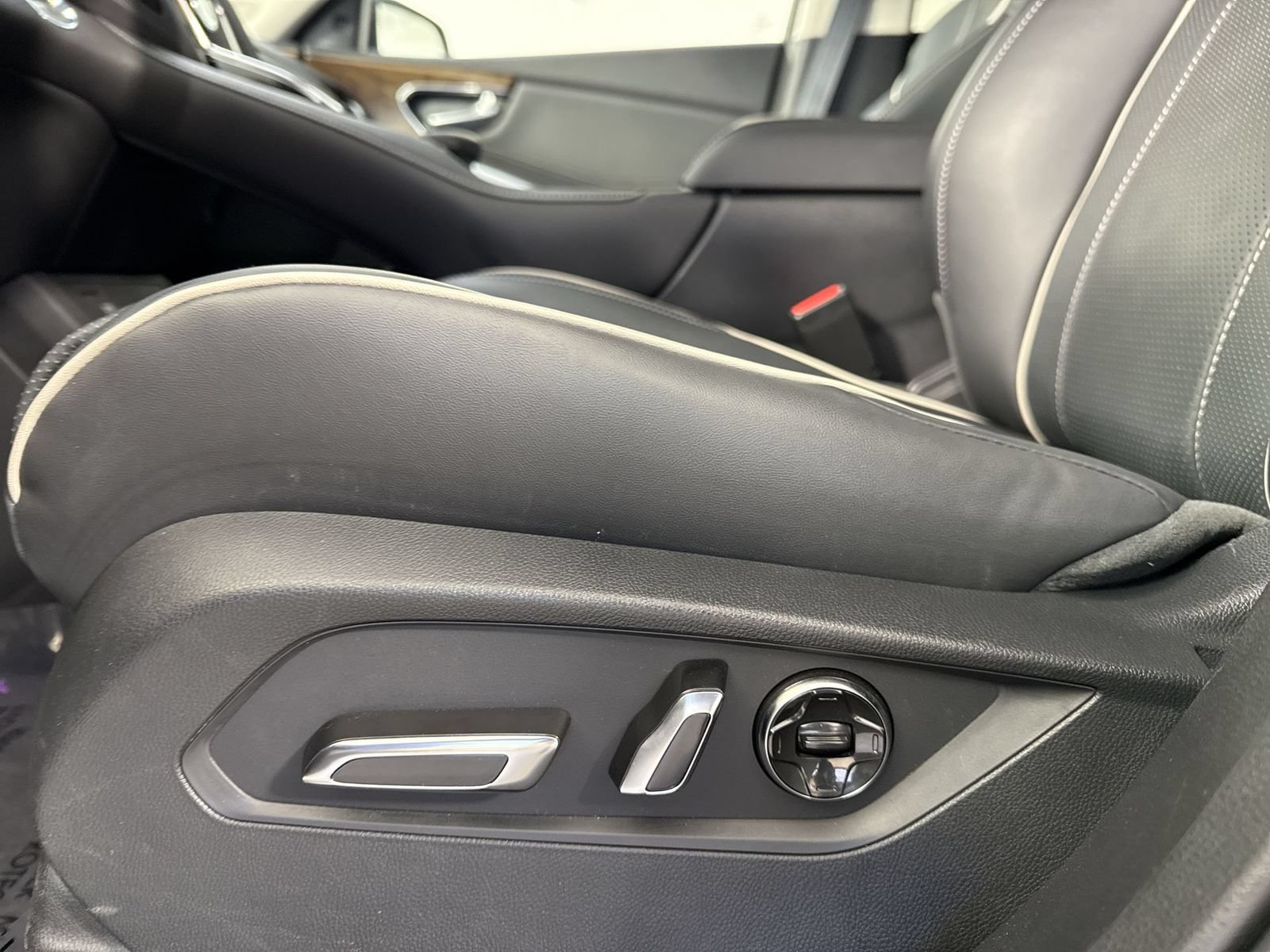 Certified 2024 Acura RDX SH-AWD w/ Advance Package image 22
