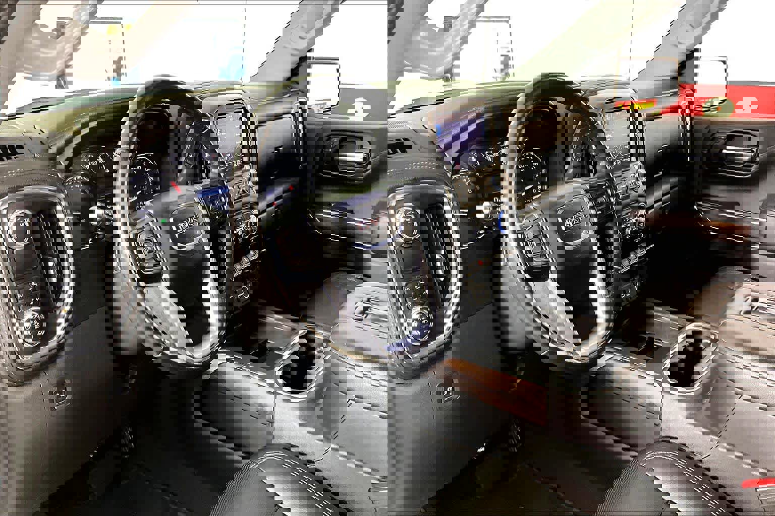 Used 2020 GMC Sierra 1500 SLT image 24