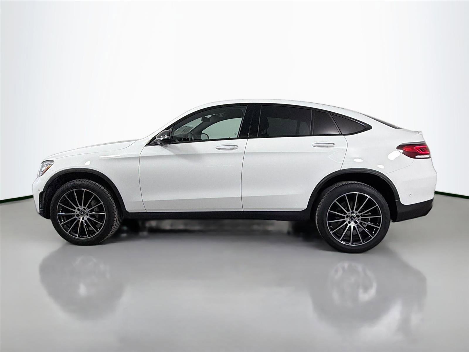 Used 2022 Mercedes-Benz GLC 300 4MATIC Coupe image 9