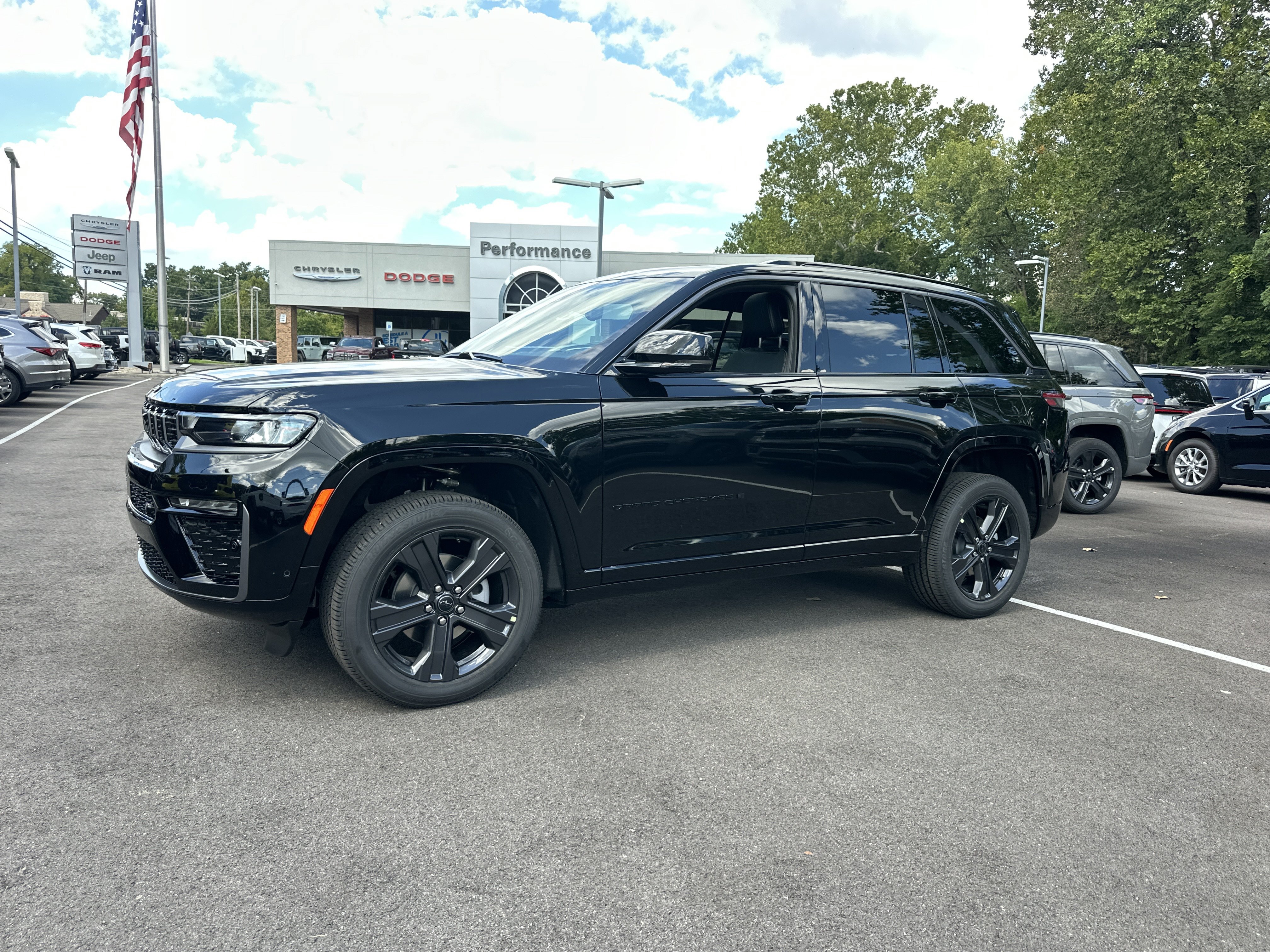 New 2027 Jeep Grand Cherokee Limited AWD/4WD image 24