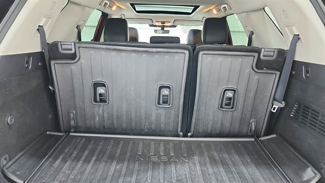 Certified 2025 Nissan Pathfinder Platinum w/ Cargo Package FWD image 36