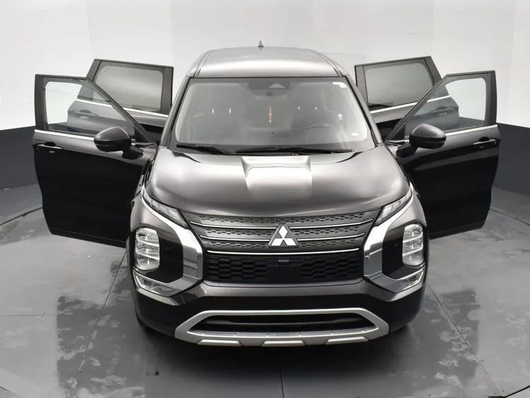 Used 2024 Mitsubishi Outlander Ralliart image 10