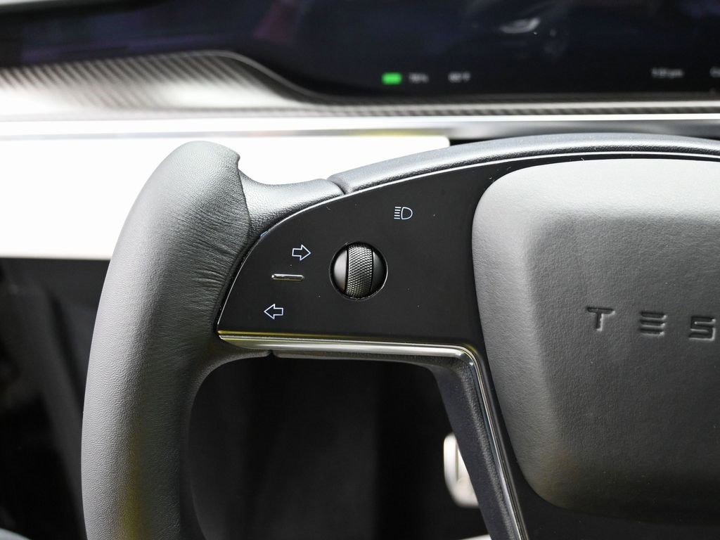 Used 2022 Tesla Model X Plaid image 17