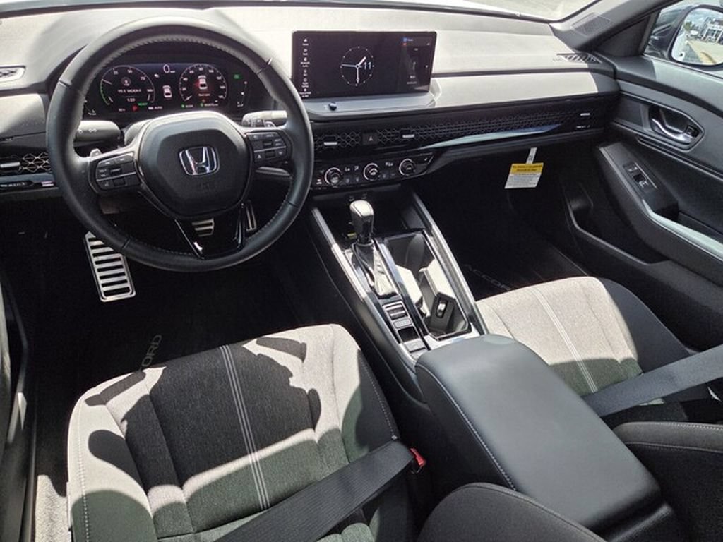 Used 2025 Honda Accord Sport image 14