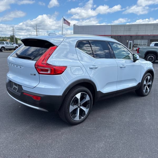 Used 2024 Volvo XC40 B5 Plus w/ Protection Package Premier AWD/4WD image 7